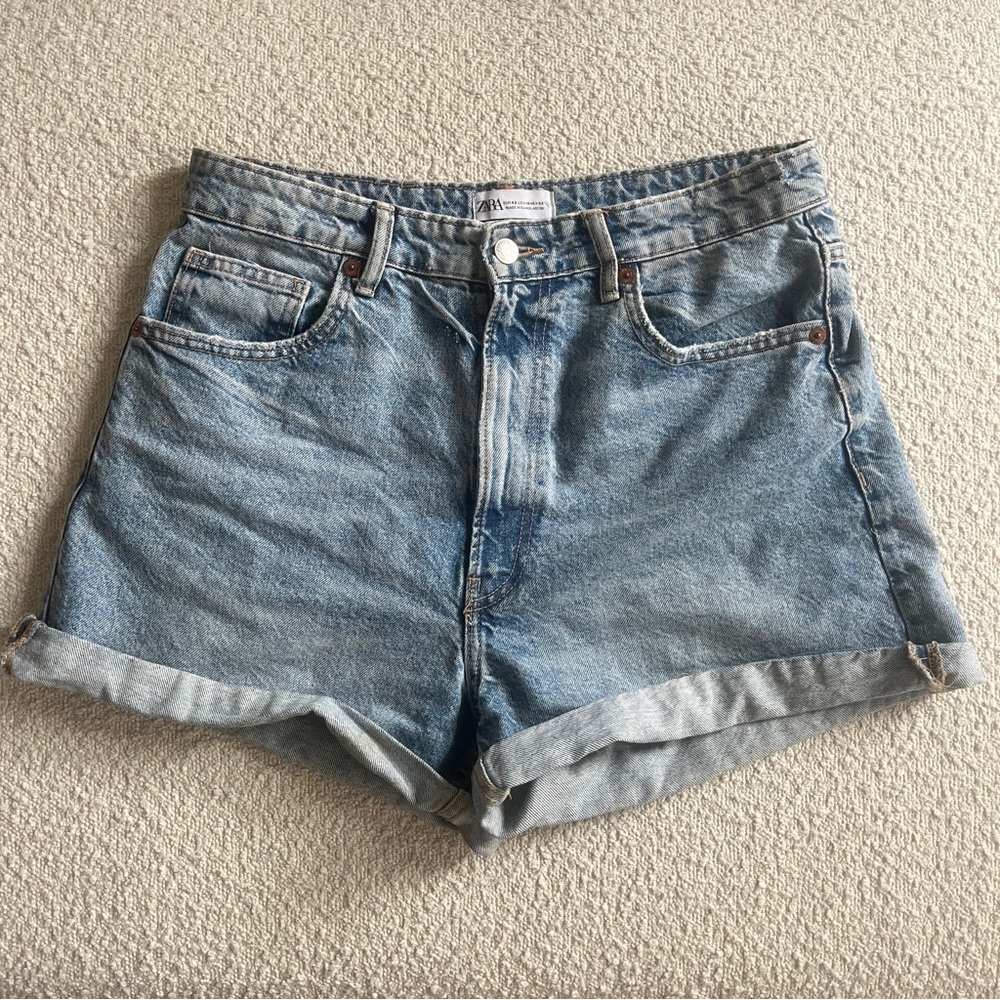 Zara Denim Jean Shorts - Picture 2 of 3